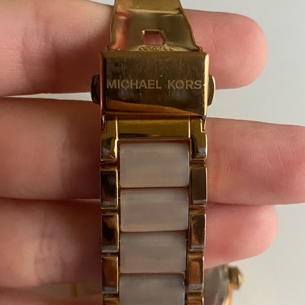 Michael Kors Watch - Picture 4 of 5